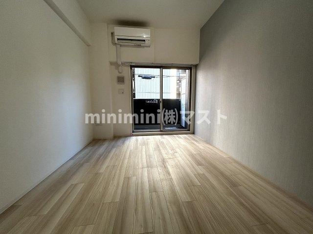 セレニテ九条リアンの居間・リビング