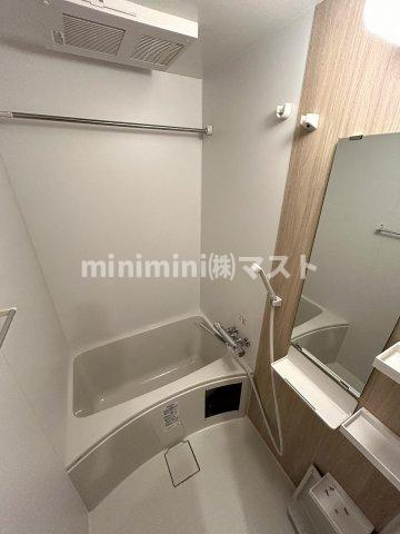 セレニテ九条リアンの浴室