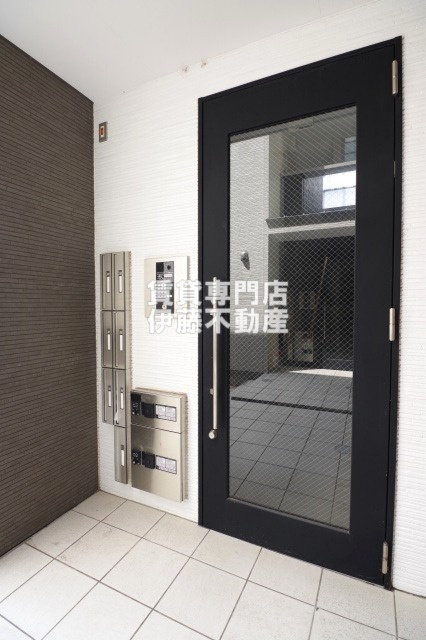 LUXE.STYLE辻町 WESTのエントランス