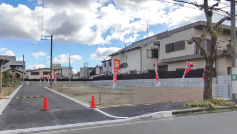 箕面市半町2　建築条件なし土地【４区画】の前面道路含む現地写真
