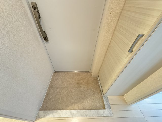 エンデュランス松戸の玄関