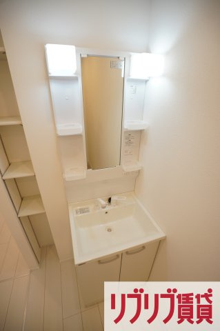 Like作草部2ndの洗面所