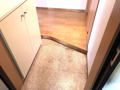 【玄関】 | ナカムラビルヂング