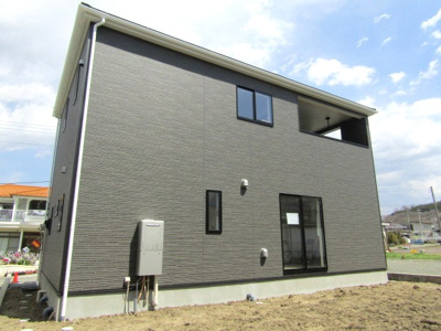 【外観】 | クレイドルガーデン市川三郷町上野第2　2号棟 | 外はこのようになっています