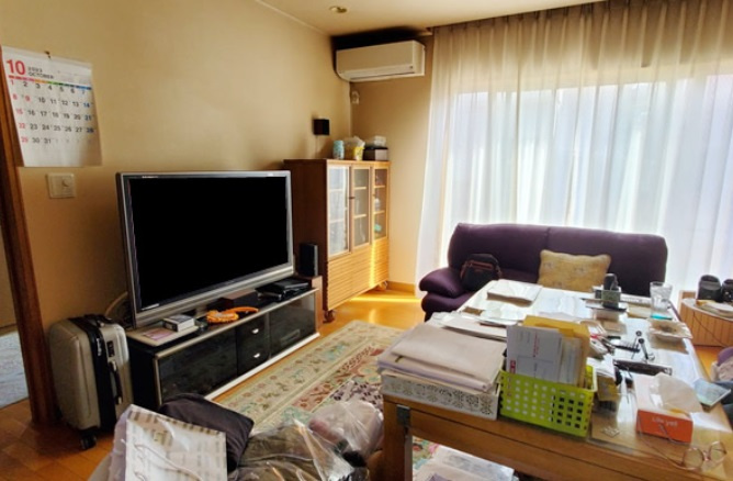 宇都宮市御幸本町　戸建の居間・リビング