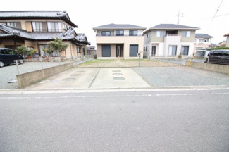 【駐車場】 | ゆったりの駐車スペースです