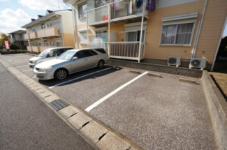 【駐車場】