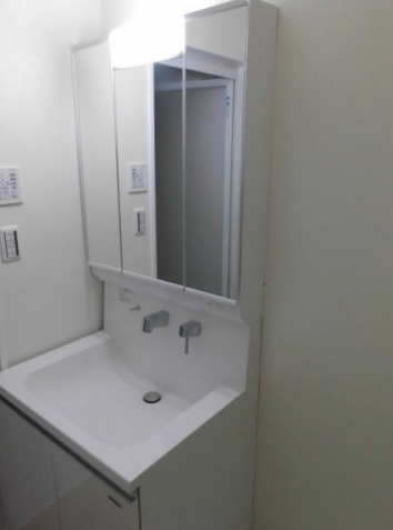 マッティーナ港町の独立洗面台