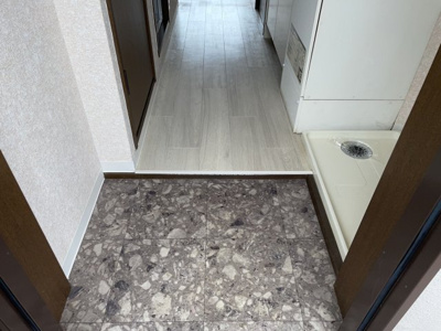 【玄関】 | ロマネスクフィオレ香椎Ⅱ | 別号室の写真になります。現況優先。