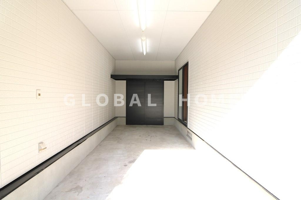 東大阪市桜町中古戸建の駐車場