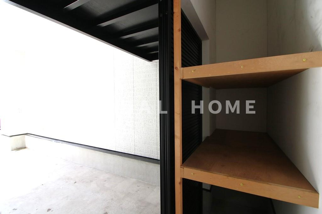 東大阪市桜町中古戸建の駐車場