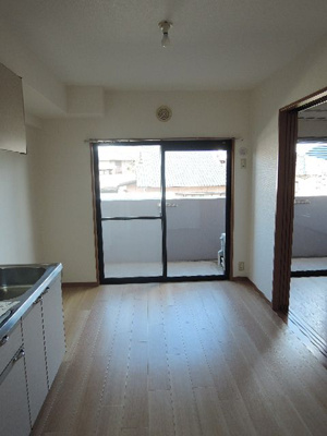 【内装】 | グリチーネ | 別号室の写真になります。現況優先。