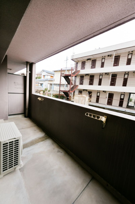 【バルコニー】 | グリチーネ | 別号室の写真になります。現況優先。
