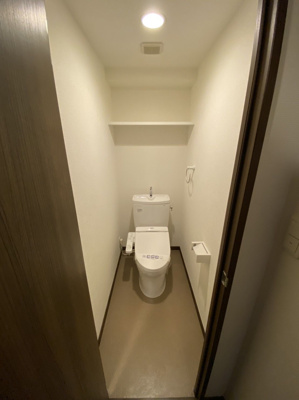 【トイレ】 | FERIO博多駅南 | 別号室の写真になります。現況優先。