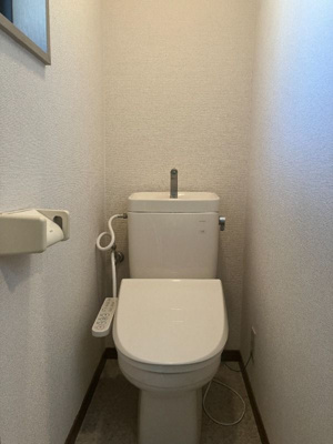 【トイレ】 | サンヴィレッジ香椎 | 別号室の写真になります。現況優先。