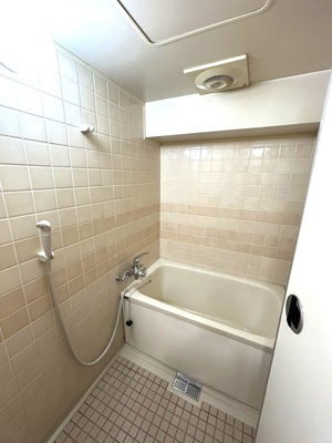 【浴室】 | ニューライフ薬院 | 別号室の写真になります。現況優先。