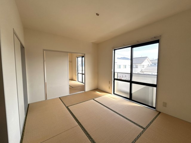 エステイト美の浜Cの和室