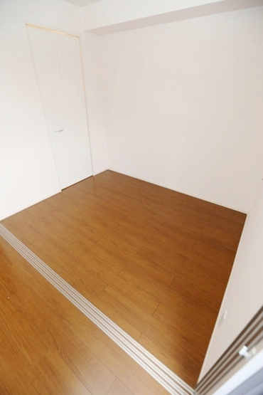 【洋室】 | リュー・グロワール A棟