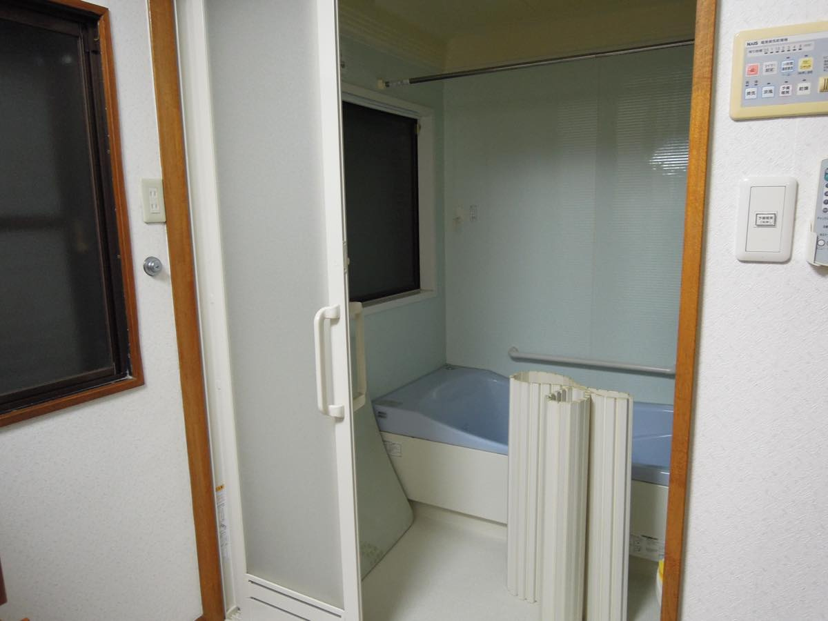 浜中2売家の浴室