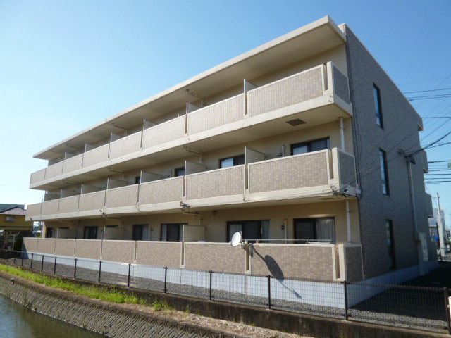 倉敷市吉岡の賃貸マンションの外観