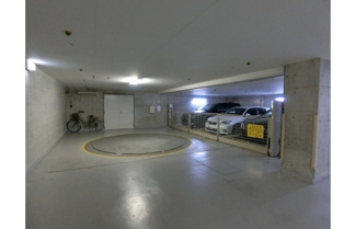 【駐車場】