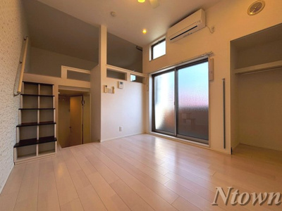 【居間・リビング】 | MAISON LA LUMIERE | ゆったり過ごせる居間です