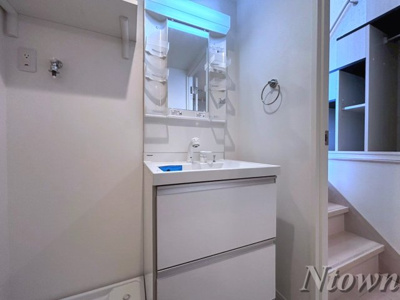 【洗面所】 | MAISON LA LUMIERE | 忙しい朝には欠かせない洗面所です