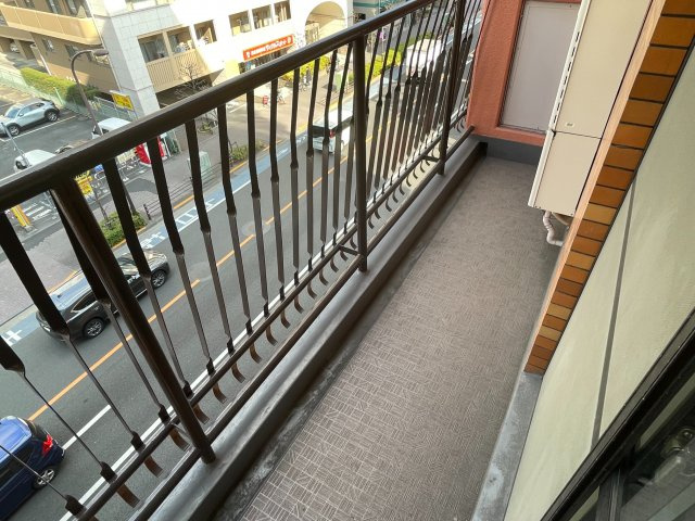 府中市宮町２丁目の賃貸マンションのバルコニー