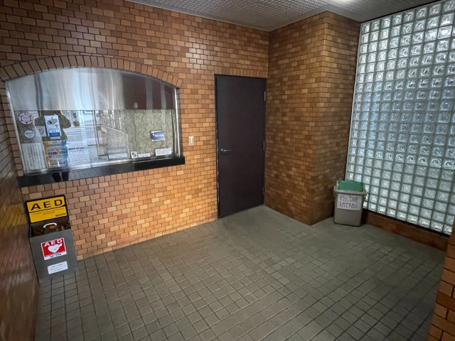 府中市宮町２丁目の賃貸マンションのエントランス