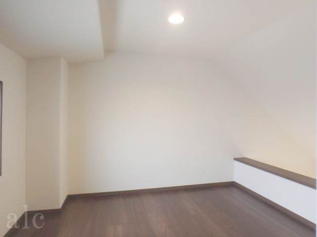 アーバンプレイス駒込Ｂの内装|収納に寝室にと活用度大の大型ロフトです