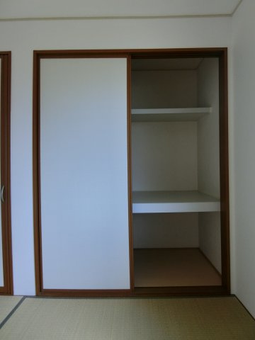 リバーポートあき B棟の収納