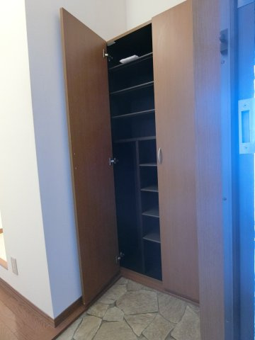 リバーポートあき B棟の収納