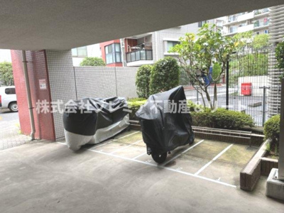 【駐車場】 | KDXレジデンス品川シーサイド | 敷地内にバイク置き場があります