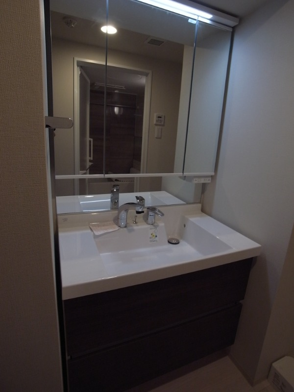 ＩＷＡ３の独立洗面台