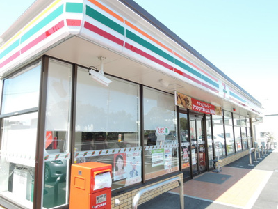 セブンイレブン綾瀬小園中央店まで390ｍ