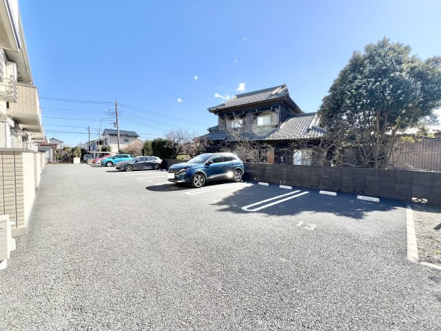 メゾン ブリーゼの駐車場