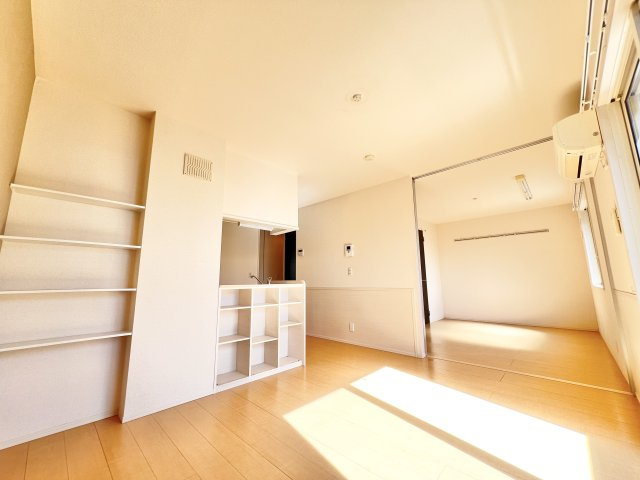 メゾン ブリーゼの居間・リビング|※別部屋参考写真