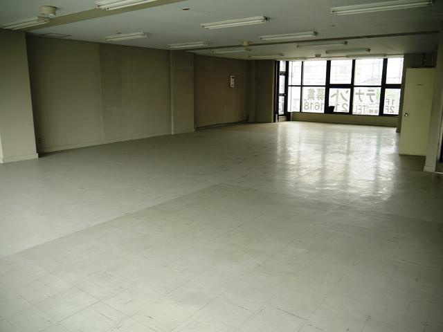 能見通 タワラヤビルのロビー