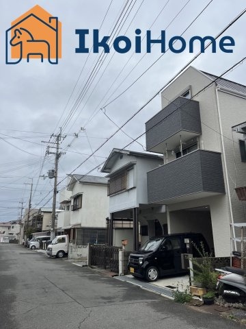 明石市鳥羽　中古戸建の玄関|～ご見学に関して～平日や夜間でもご案内可能。決まったお時間で身動きが取れない方も臨機応変に対応します