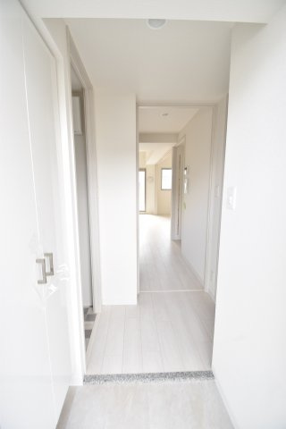 大阪市都島区都島本通４丁目の賃貸マンションの玄関