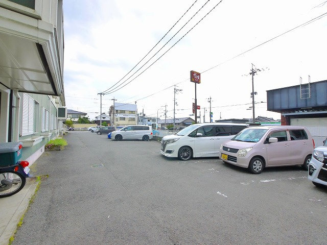 グリーンコーポ　Ａ・Ｂの駐車場|駐車場完備です