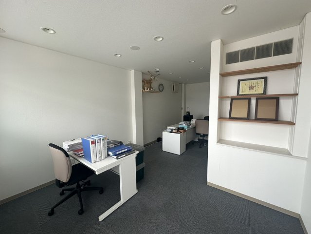 豊栄町 貸事務所の内装