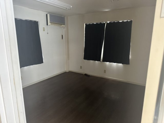 豊栄町 貸事務所の内装