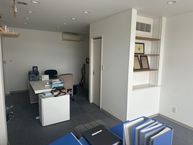 豊栄町 貸事務所の内装