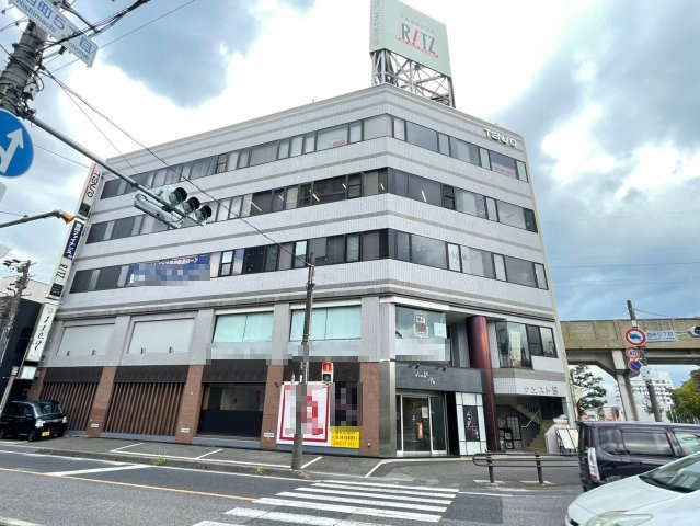 ウエスト5ビルの外観