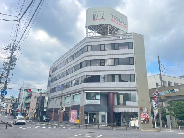 ウエスト5ビルの外観