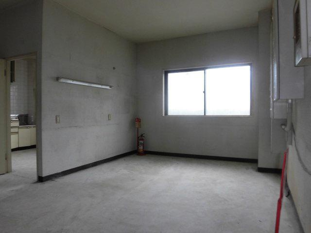 高坂町 サンアイビル の居間・リビング