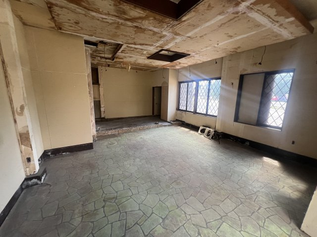 牛田町 山中様店舗の内装