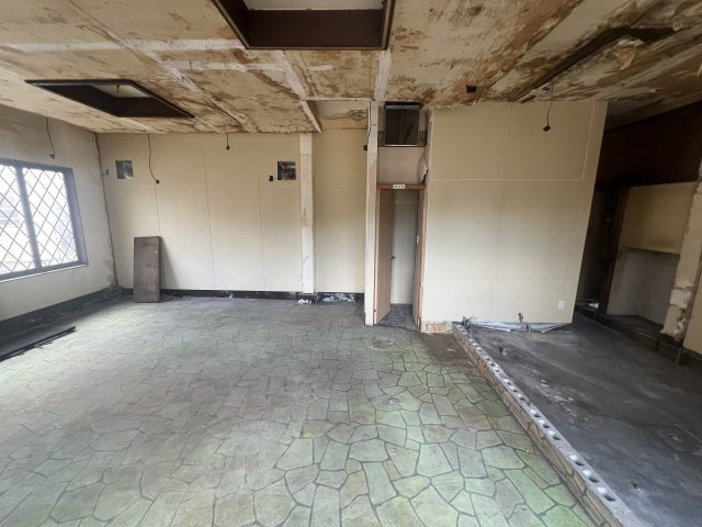 牛田町 山中様店舗の内装