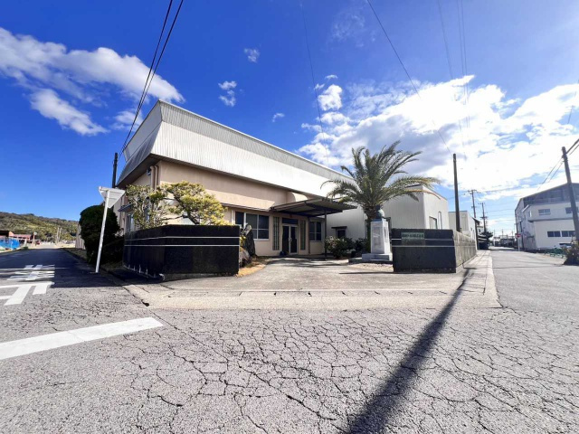 吉良町小山田市場 貸工場・貸倉庫の駐車場